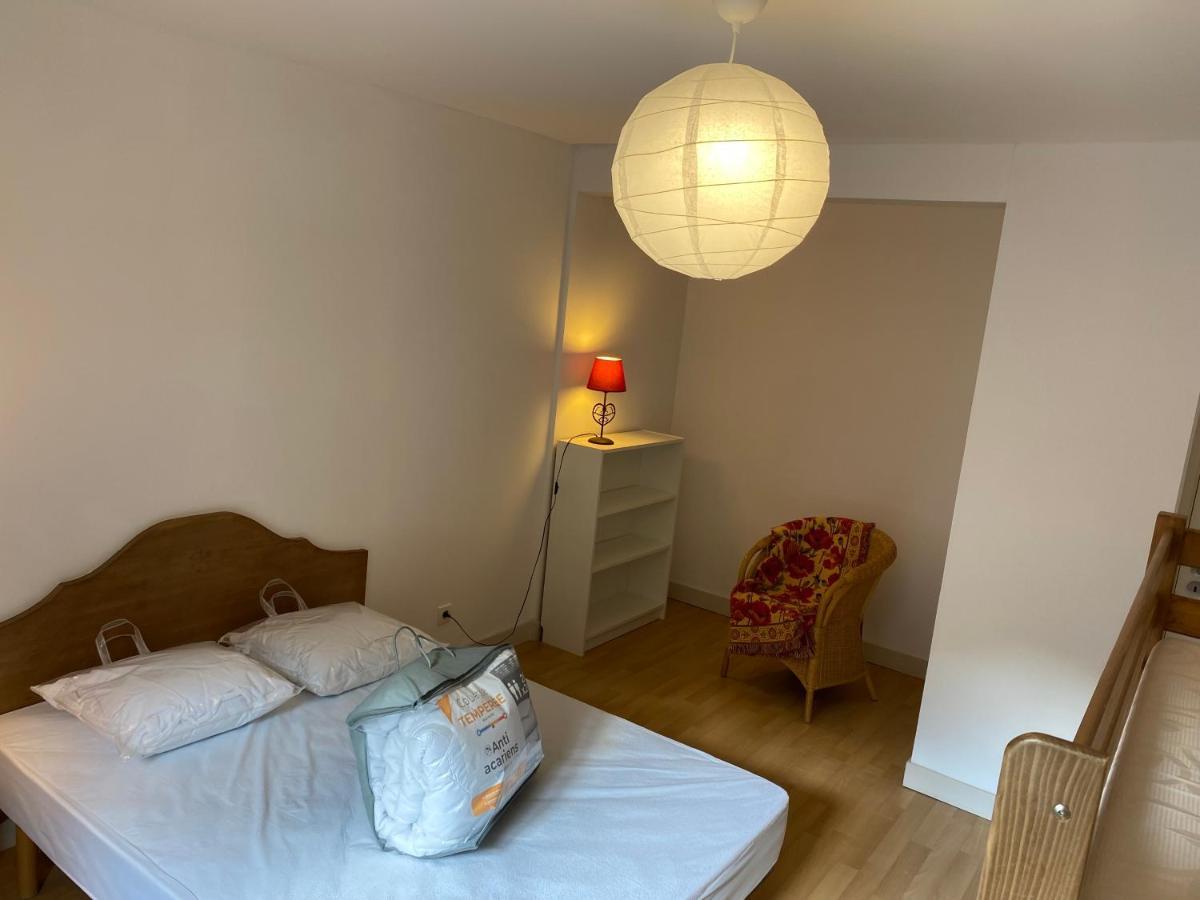 Le Fleuri Ensoleille De Guzet Apartment Ustou Luaran gambar